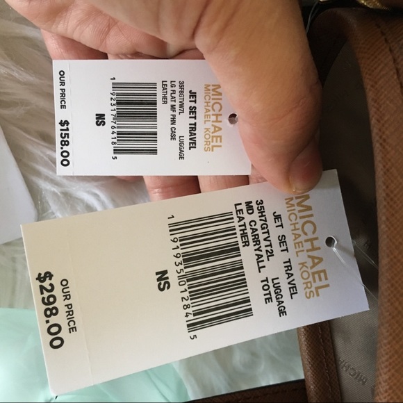 Michael kors medium carryall tote bag & Wallet set - Picture 5 of 8